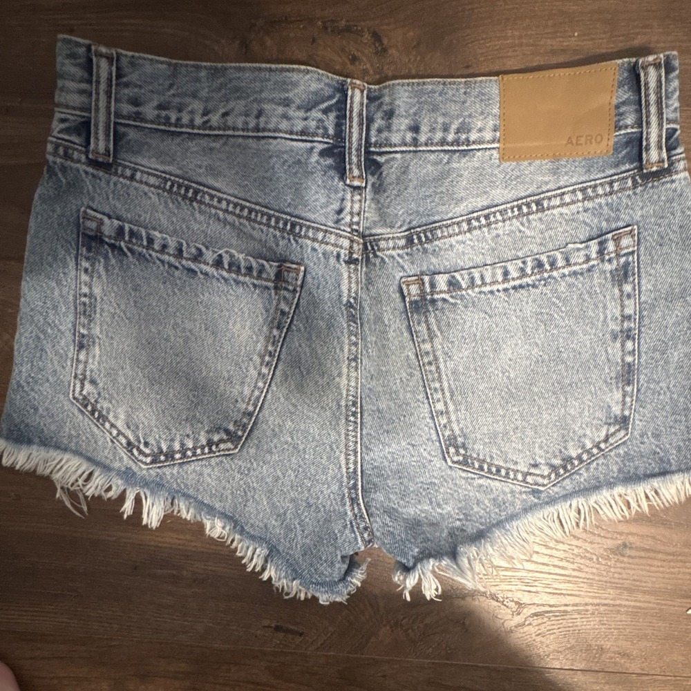Aéropostale Vintage High Rise Shorty Cut Off Denim Shorts Blue 2 Light Wash - Picture 2 of 3